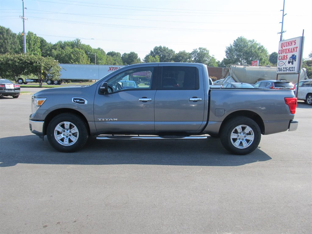 2017 Nissan Titan SV photo 2