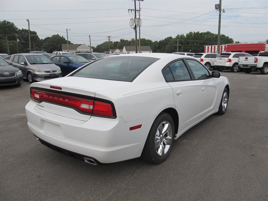 2014 Dodge Charger SE photo 11