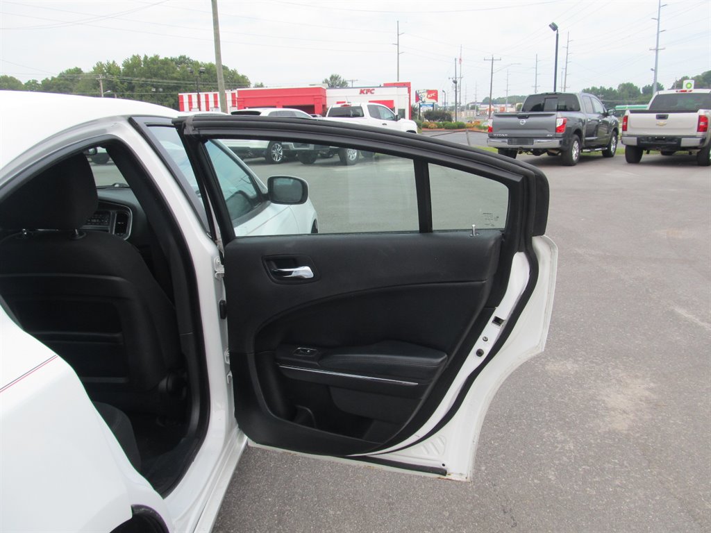 2014 Dodge Charger SE photo 13