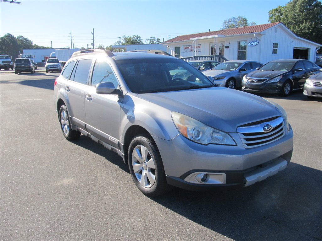 2010 Subaru Outback 3.6R Limited photo 18