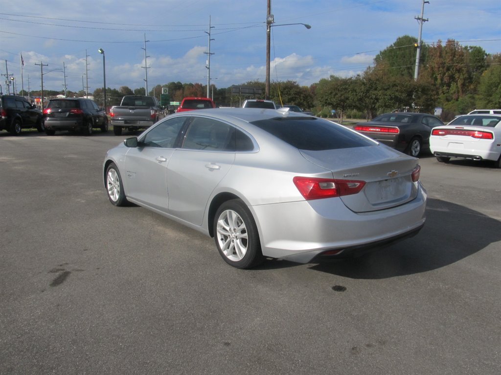 2016 Chevrolet Malibu 1LT photo 3