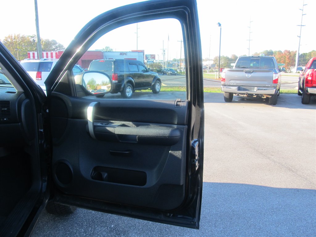 2009 Chevrolet Silverado 1500 1LT photo 15