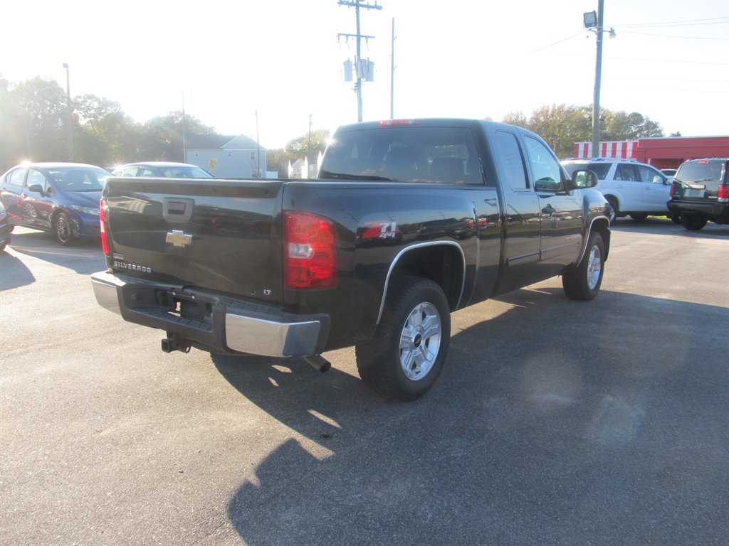 2009 Chevrolet Silverado 1500 1LT photo 11