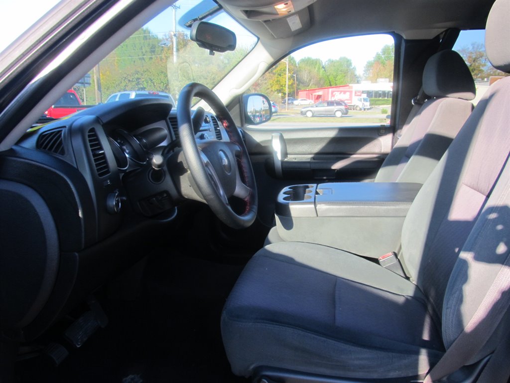 2009 Chevrolet Silverado 1500 1LT photo 5