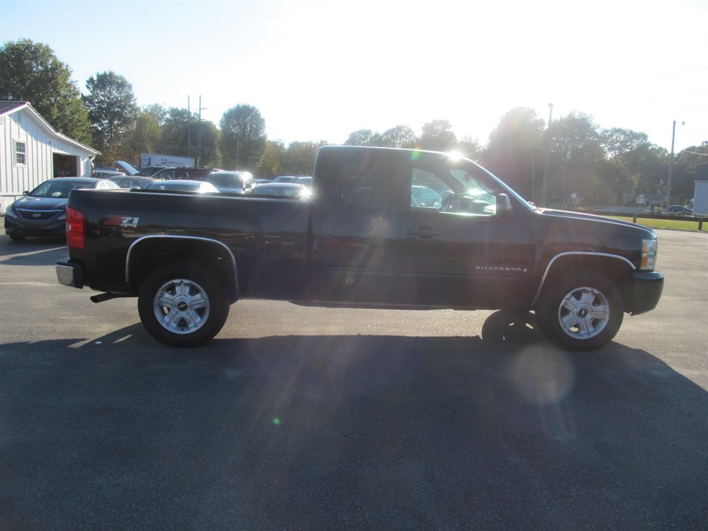 2009 Chevrolet Silverado 1500 1LT photo 12