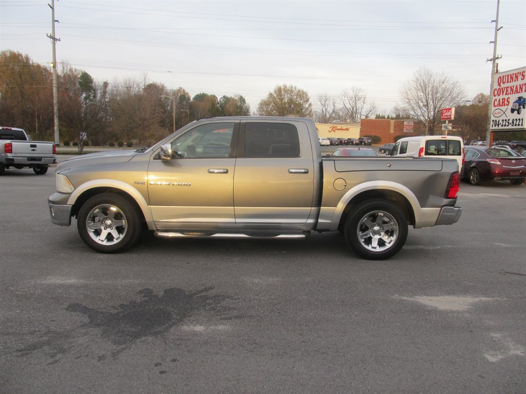 2012 RAM Ram 1500 Pickup Laramie photo 2