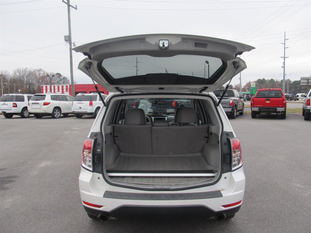 2011 Subaru Forester X Limited photo 11