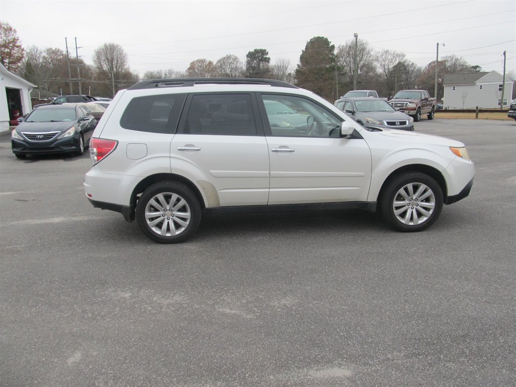 2011 Subaru Forester X Limited photo 13