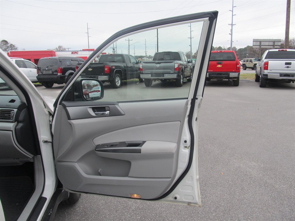 2011 Subaru Forester X Limited photo 16