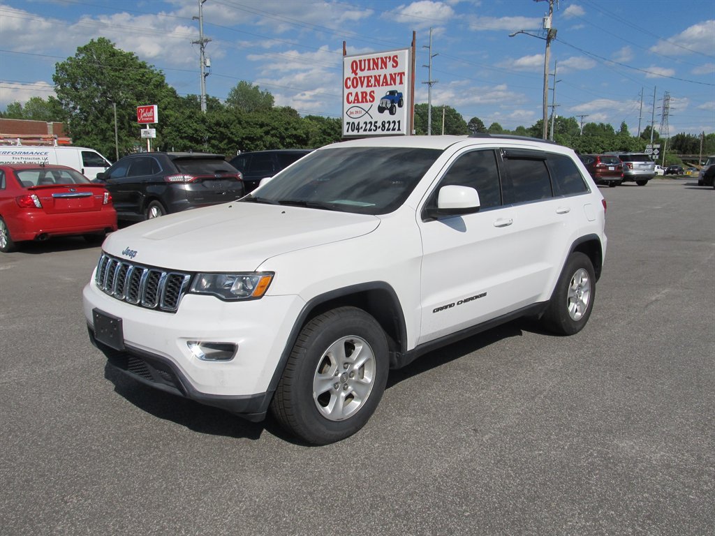 2017 Jeep Grand Cherokee Laredo E's photo