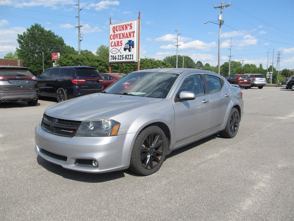 2014 Dodge Avenger SXT's photo