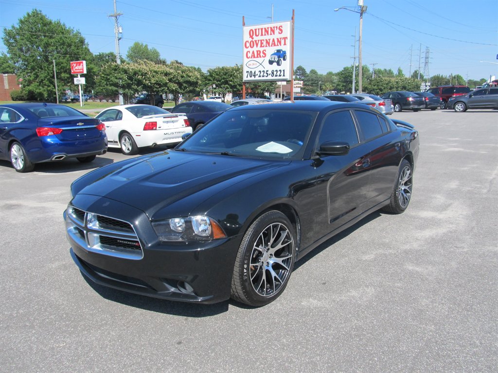 2013 Dodge Charger SXT's photo